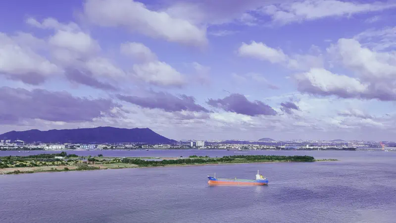 Featured image of post Looking at the Xijiang River from afar